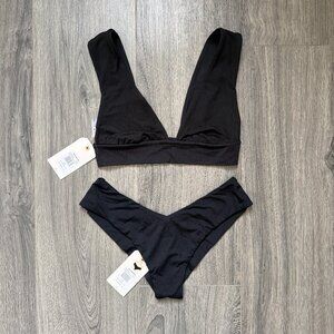 NWT Billabong Sol Searcher Bikini Set